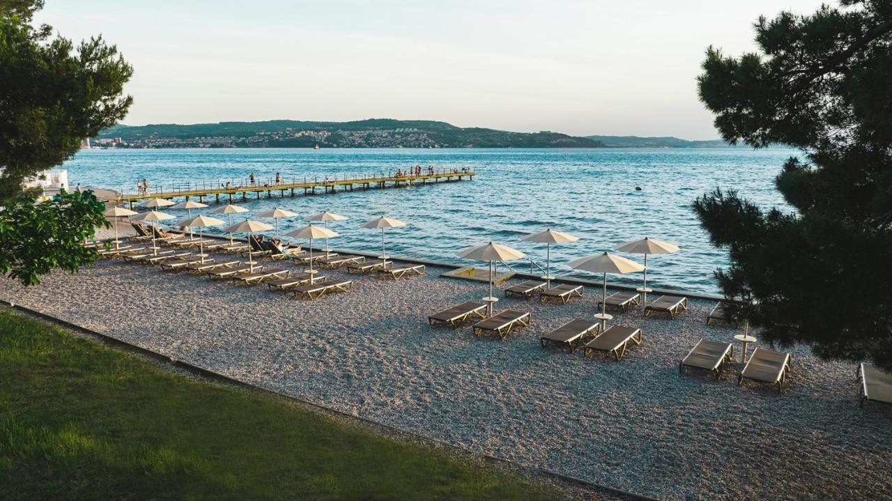 Adria Apartments - Hotel & Resort Adria Ankaran Bagian luar foto